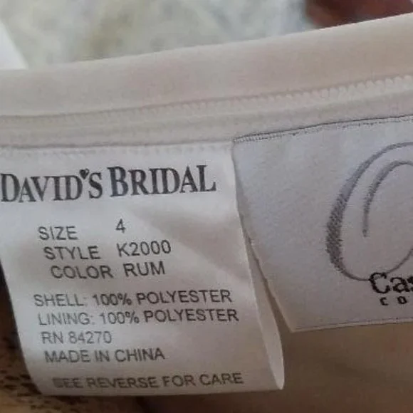 Oleg Cassini Wedding dress size 4 - Picture 3 of 14